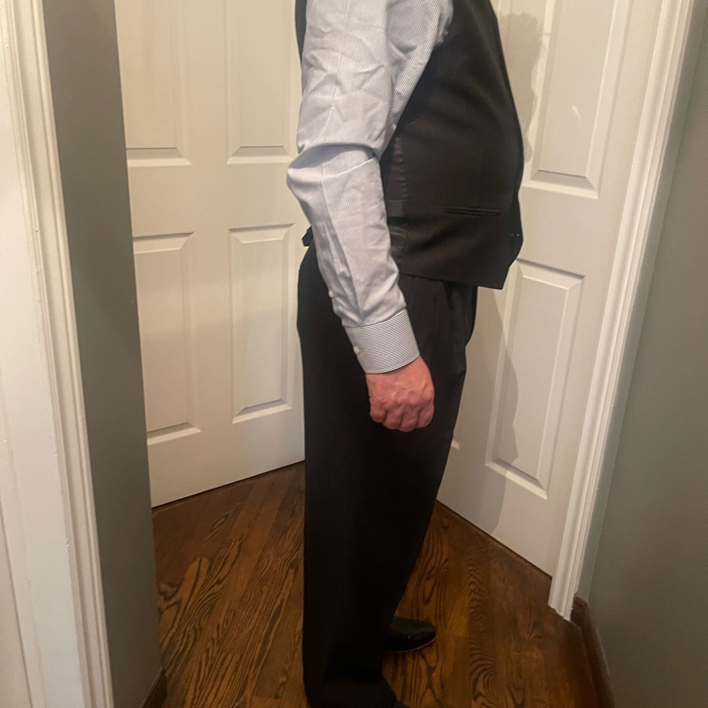 Suit - Picture 4 of 16